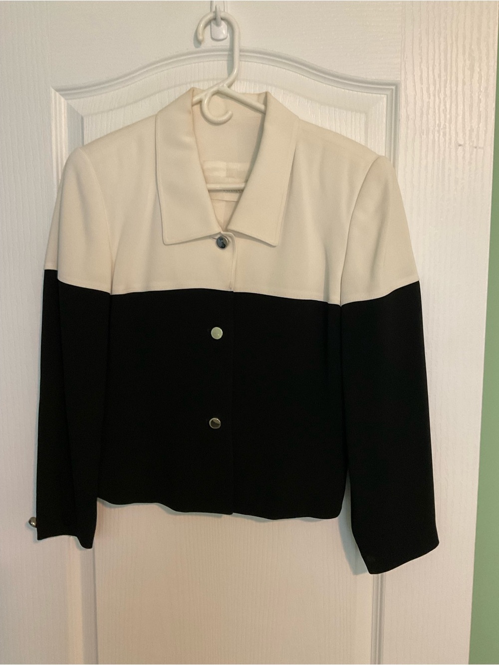 Dana Buchman Two-Tone Black and Cream Blazer Jacket